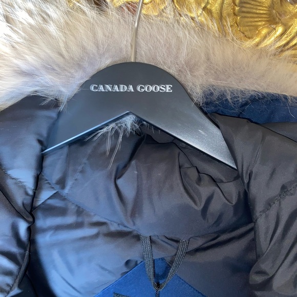 Extra large men’s bomber, Canada, goose jacket weird once or twice just like new - Picture 5 of 7